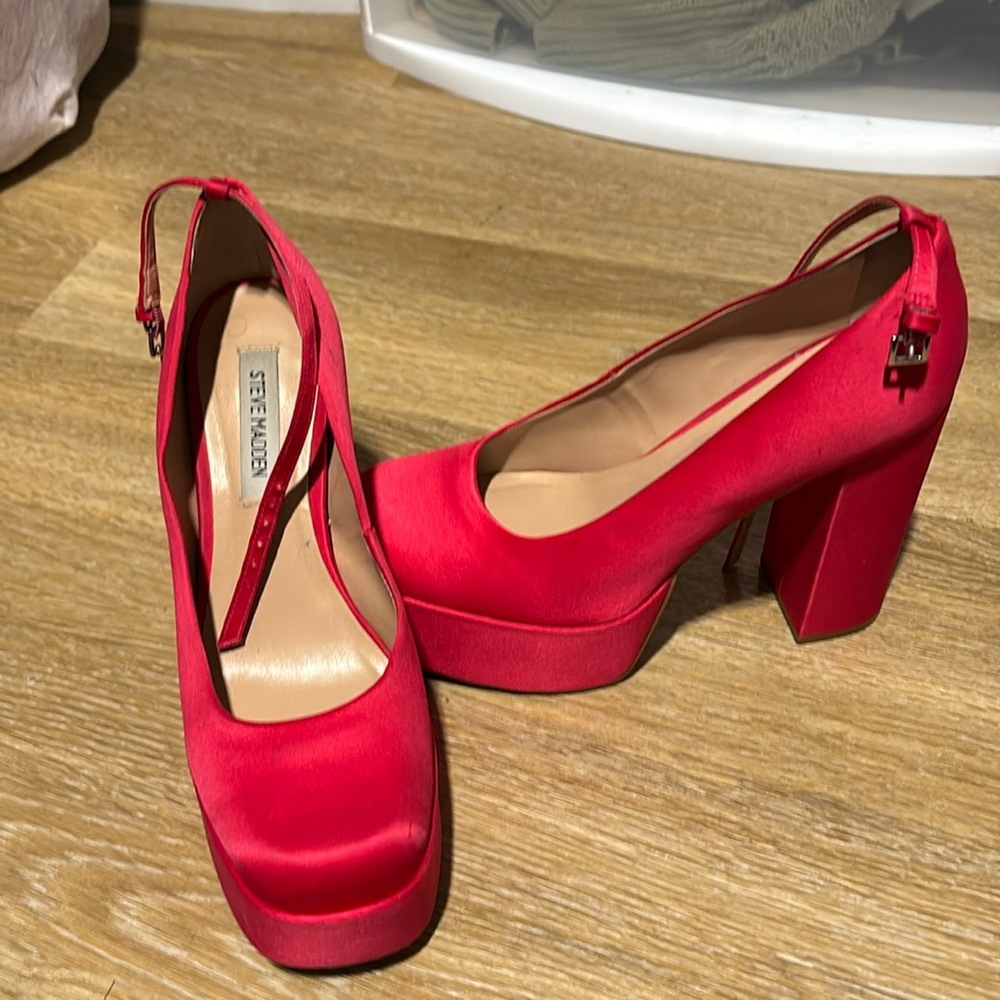 Steve Madden Heels Size 8